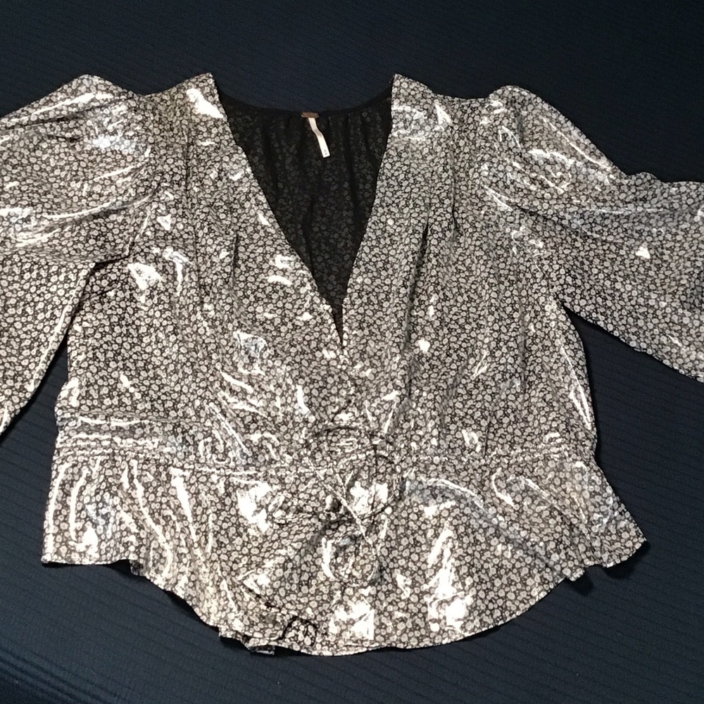 Black & White Shiny Metallic Finish Floral V-Neck Blouse